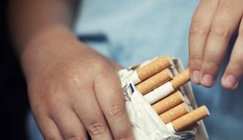 Απαγόρευση του καπνίσματος σε κοινόχρηστους ανοιχτούς χώρους ζητά η ΕΑΕ