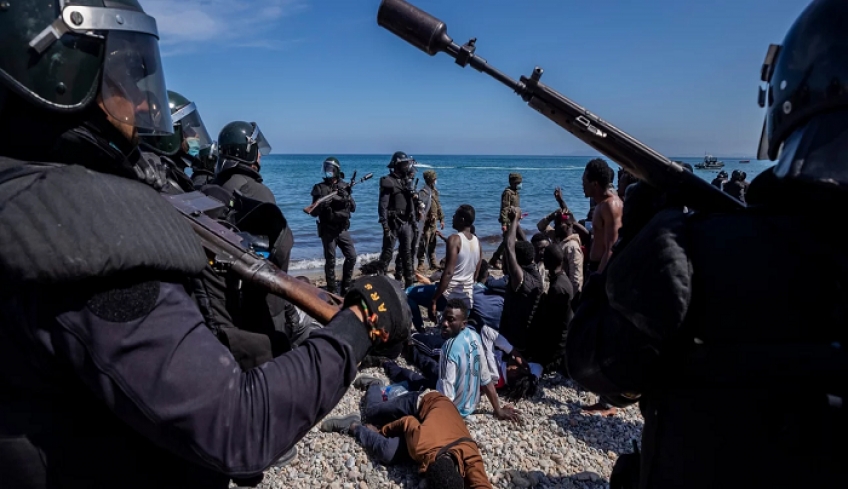 Μεταναστευτική κρίση στη Θέουτα της Ισπανίας: Συρρέουν χιλιάδες από Μαρόκο, βγήκε ο στρατός