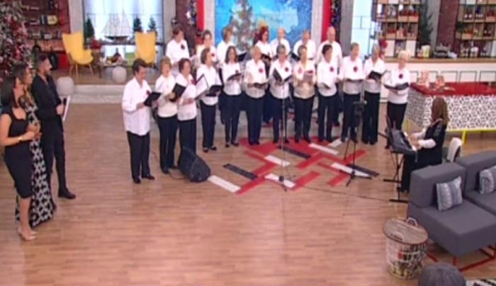 Viral: Χορωδία ΚΑΠΗ τραγουδάει...Μαζωνάκη - ΒΙΝΤΕΟ