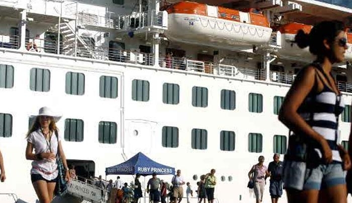 Προειδοποιούν οι ναυτιλιακοί πράκτορες: Οι απεργίες στα λιμάνια στέλνουν την κρουαζιέρα στην Τουρκία