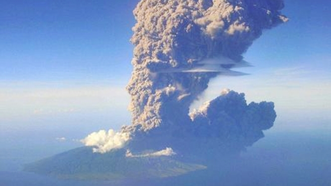 Έκρηξη σε ηφαίστειο στην Ινδονησία επηρεάζει πτήσεις στην Αυστραλία