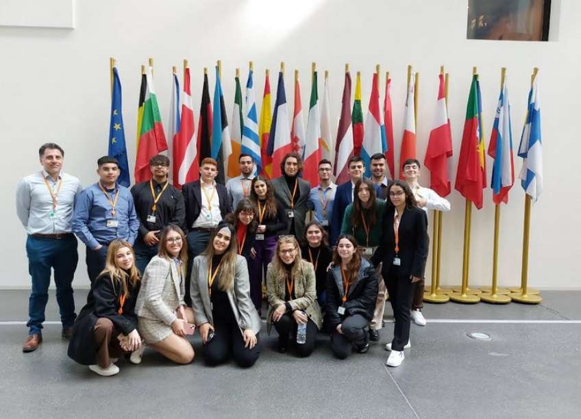 Με μεγάλη επιτυχία πραγματοποιήθηκε η επίσκεψη αποστολής του 1 ου ΓΕΛ ΚΩ «ΙΠΠΟΚΡΑΤΕΙΟ» στο Δικαστήριο της Ευρωπαϊκής Ένωσης στο Λουξεμβούργο
