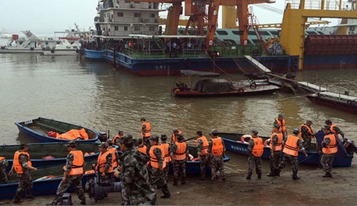 Τραγωδία! Πλοίο με 458 τουρίστες βυθίστηκε σε ποταμό στην Κίνα