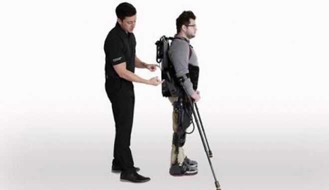 Η επαναστατική συσκευή που επιτρέπει σε άτομα με κινητικά προβλήματα να περπατήσουν ξανά (ΒΙΝΤΕΟ)