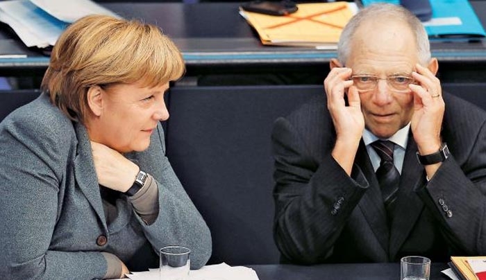 Suddeutsche Zeitung: H Mέρκελ έδωσε εντολή στον Σόιμπλε για την εκταμίευση της δόσης στην Ελλάδα