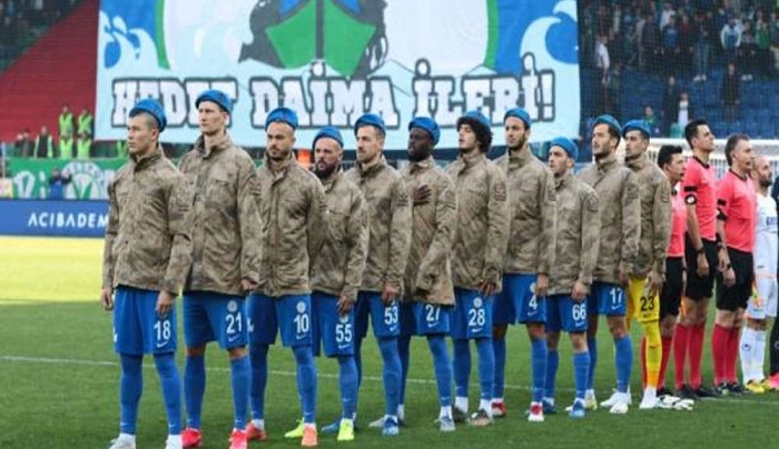 Απίστευτο: Με στολές παραλλαγής οι παίκτες της Ρίζεσπορ κόντρα σε ομάδα που παίζουν Έλληνες παίκτες