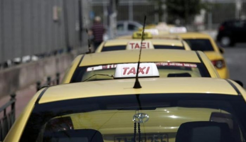 Σπίρτζης για όλα: Ταξί, Uber, Taxibeat! [vid]