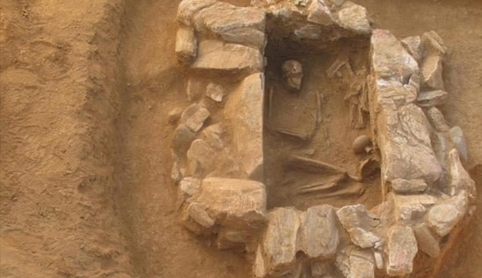 Σπουδαίο εύρημα: Ασύλητος τάφος των Μυκηναϊκών χρόνων βρέθηκε στη Λέσβο