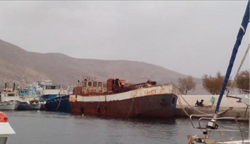 Κάλυμνος: Βυθίστηκε στο λιμάνι παροπλισμένο φορτηγό πλοίο
