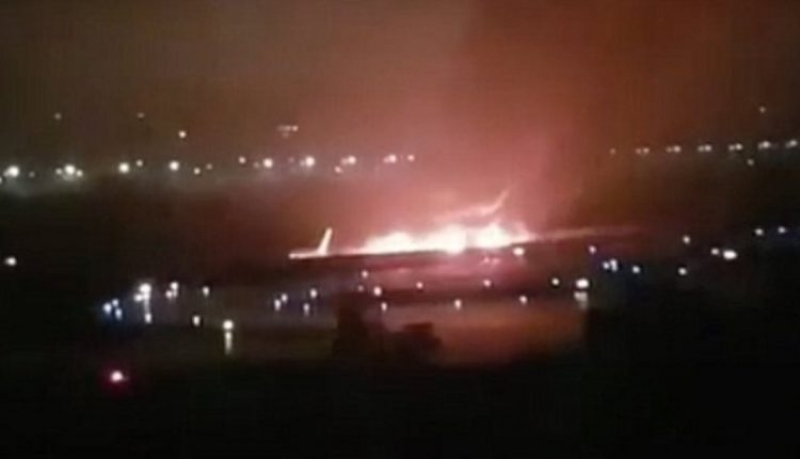 Σκηνές που κόβουν την ανάσα από φλεγόμενο αεροπλάνο…(ΒΙΝΤΕΟ)