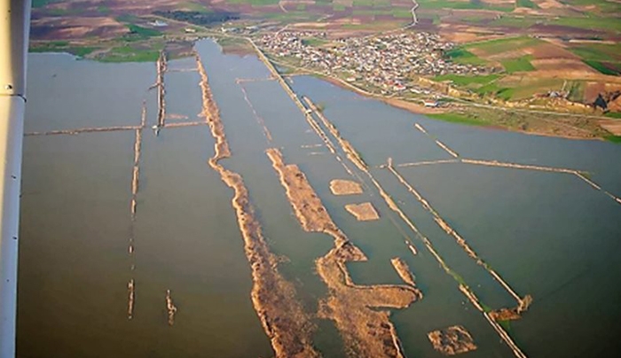 Βίντεο: Σε κίνδυνο από τις πλημμύρες δέκα χωριά στις Σέρρες