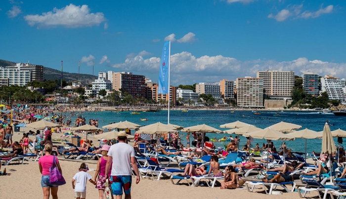 «Εκτίναξη» του ισπανικού τουρισμού προκαλούν προσφυγική κρίση και τρομοκρατία