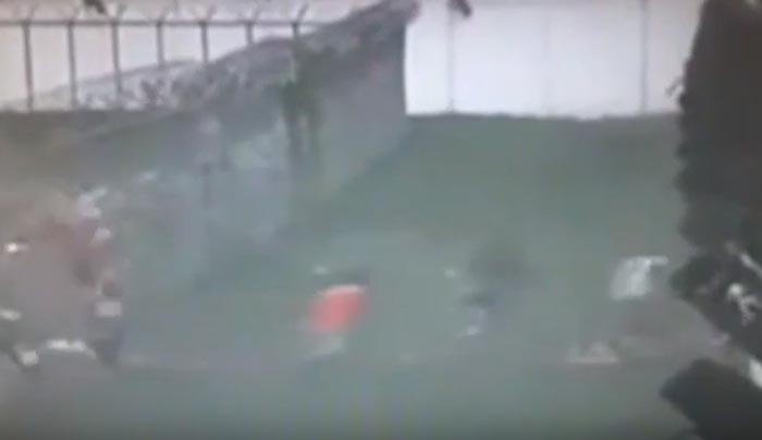 Βίντεο: Δεκάδες κρατούμενοι φυλακών στη Βραζιλία γκρεμίζουν τοίχο και το σκάνε τρέχοντας!
