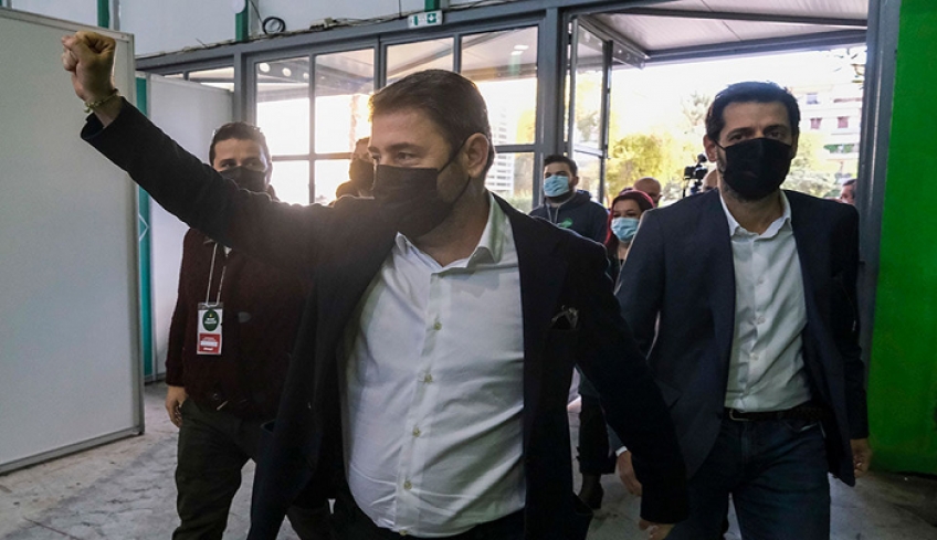 Ο Νίκος Ανδρουλάκης νέος πρόεδρος του ΚΙΝΑΛ: Καθαρή νίκη με με πάνω από 68%