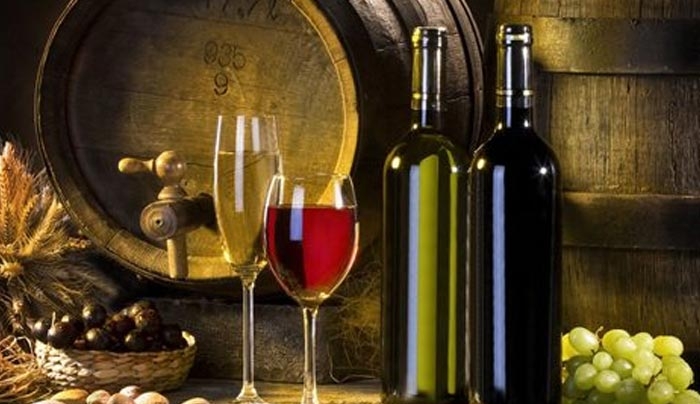 «Σε καμία άλλη χώρα της ΕΕ δεν φορολογείται το κρασί»