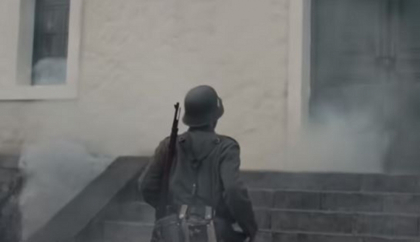 «Καλάβρυτα 1943»: Τι λέει ο σκηνοθέτης της ταινίας για τον «καλό ναζί» που σώζει γυναικόπαιδα