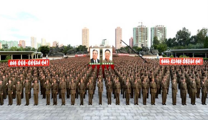 Βόρεια Κορέα: 3,5 εκατ. πολίτες ζήτησαν να καταταγούν στον στρατό για να... πολεμήσουν τον Τραμπ