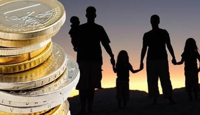 ΟΓΑ - Οικογενειακά επιδόματα: Δείτε πότε θα «μπουν» τα χρήματα στην τράπεζα