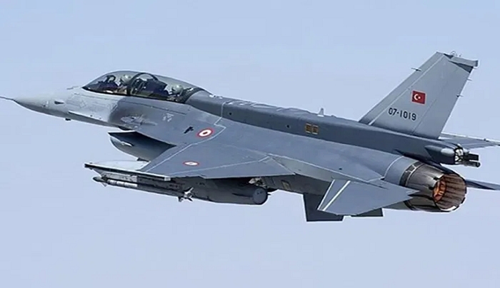 Τουρκικά F-16 παρενόχλησαν αεροσκάφος της Δανίας μόλις απογειώθηκε από τη Ρόδο