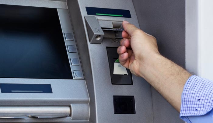 Βόλος: Ο φόβος της απόσυρσης του 500ευρου και το... κόλπο στα ATM των τραπεζών!