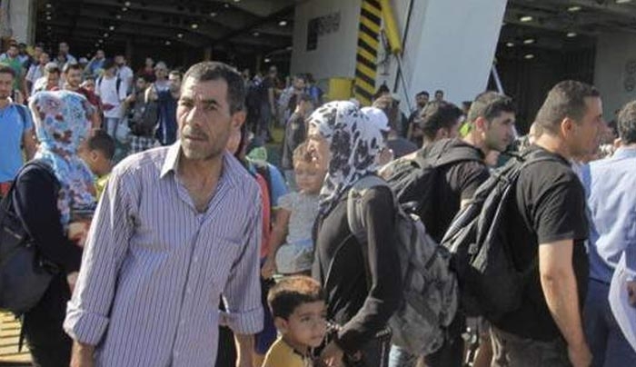Περίπου 5.000 πρόσφυγες έφτασαν σήμερα στον Πειραιά