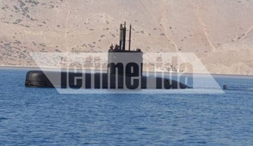 Πολεμικό υποβρύχιο αναδύθηκε στη Σύμη -Εκπληκτοι οι κάτοικοι [βίντεο]