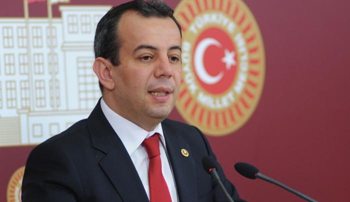 Απίστευτη πρόκληση Τούρκου βουλευτή: Θα σηκώσω την τουρκική σημαία στα νησιά του Αιγαίου