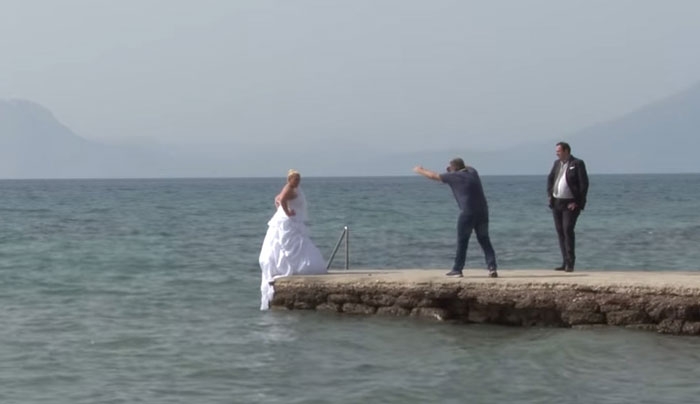 O πιο τρελός γάμος που έχει γίνει ποτέ: «Δακρύστε» από τα γέλια… (Βίντεο)