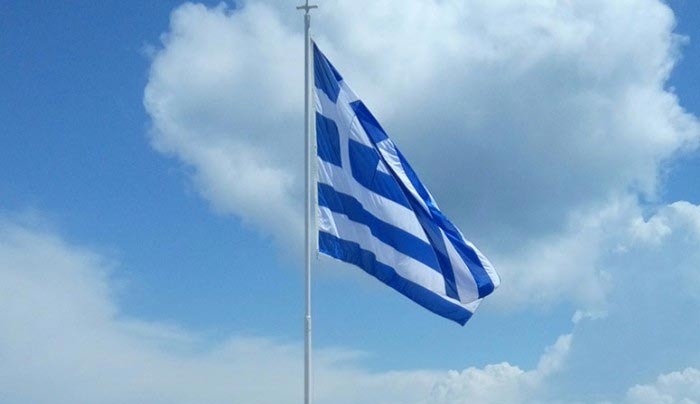 Λέρος: Δημοτικός Σύμβουλος ανήρτησε Ελληνική Σημαία στο Φαρμακονήσι