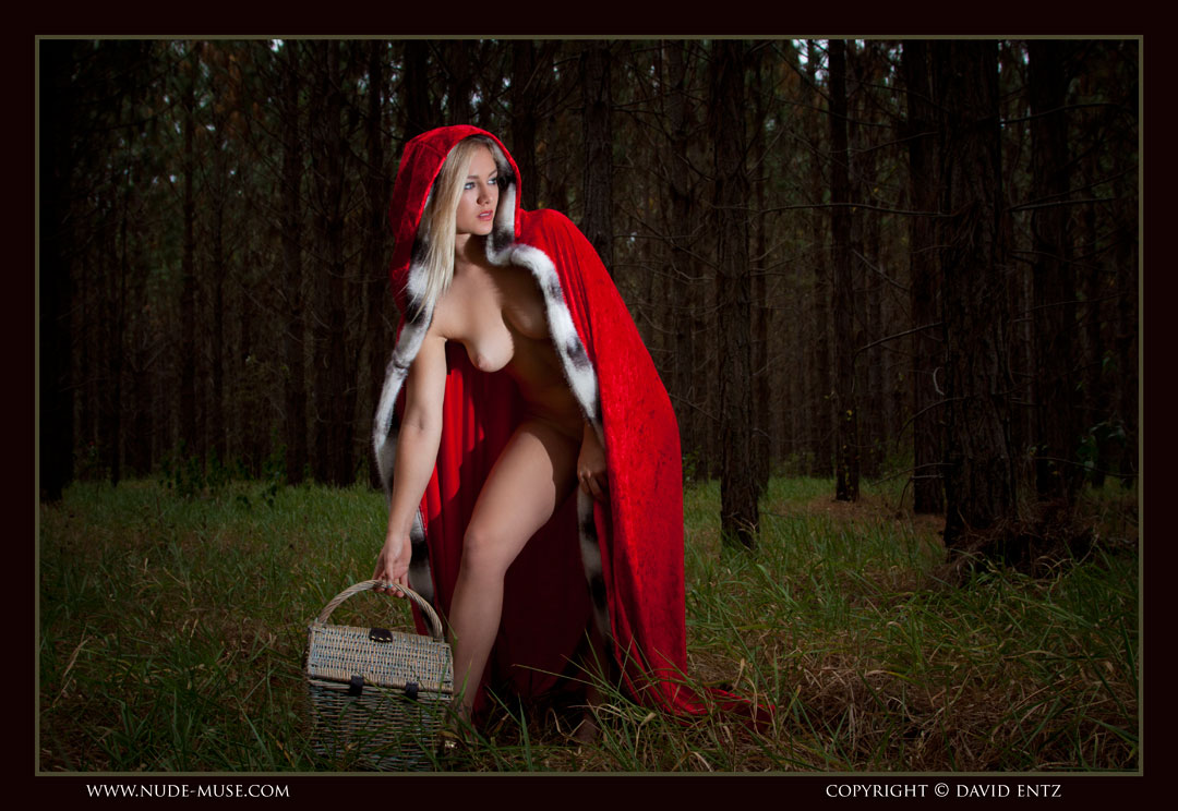 nude muse harper red riding hood025
