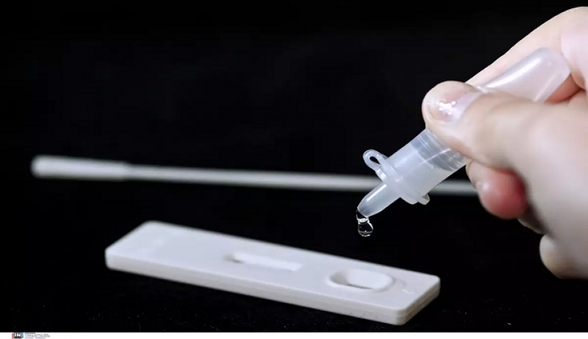 Self test: Από Τετάρτη η διάθεση τους στα φαρμακεία για μαθητές και εμβολιασμένους εκπαιδευτικούς