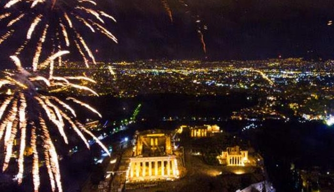 Ετσι υποδέχθηκαν Αθήνα και Θεσσαλονίκη το 2017 [εικόνες]