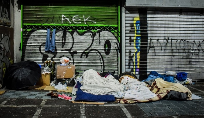 Μόνο η Ελλάδα φτωχαίνει κάθε χρόνο και περισσότερο μετά το 2014