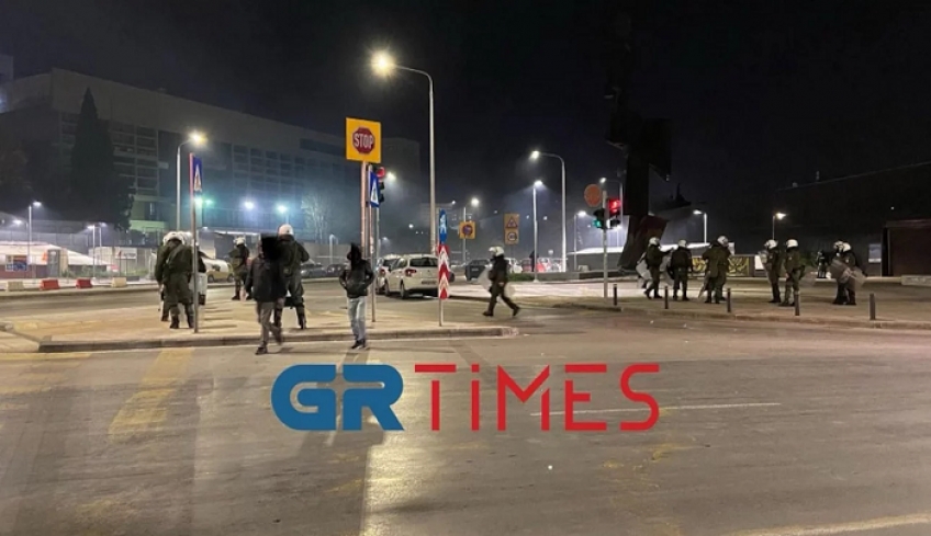 Θεσσαλονίκη: Επεισόδια, μολότοφ και χημικά τα ξημερώματα στο κέντρο της πόλης