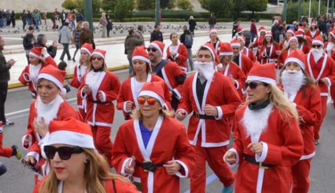 Athens Santa Run: «Πλημμύρισε» η Αθήνα από Άγιους Βασίληδες [εικόνες &amp; βίντεο]