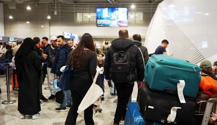 Καταργούνται οι σφραγίδες στα ταξίδια εντός Ευρώπης - Τι αλλάζει με τα βιομετρικά δεδομένα