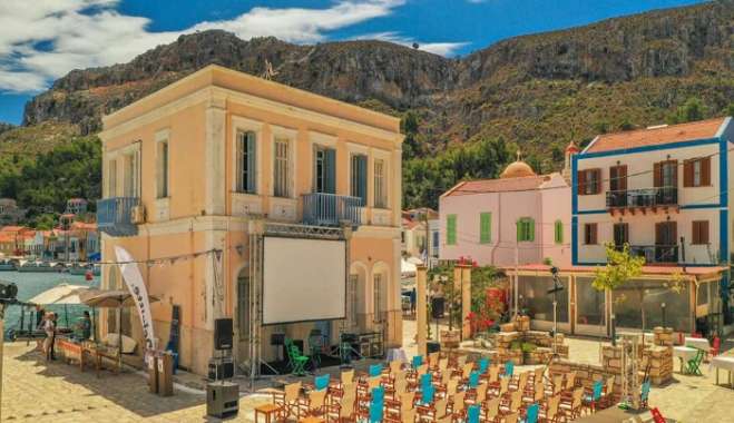 Ταξίδι στην πολιτιστική παράδοση και τη σύγχρονη καλλιτεχνική δημιουργία των Δωδεκανήσων και των Κυκλάδων