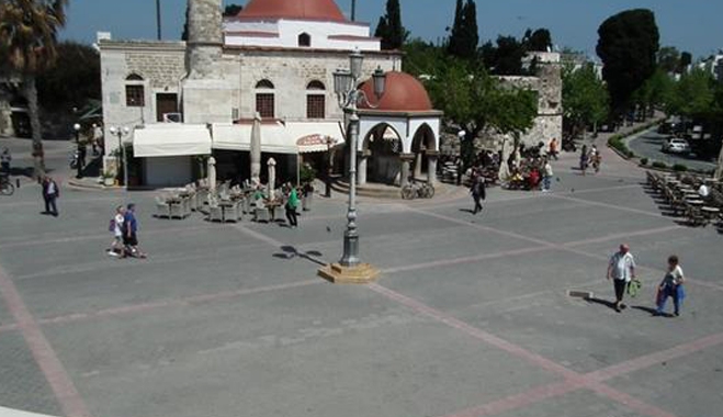 ΠΑΜΕ: Την Τετάρτη 8/10 στις 6.30μμ στην πλ. Ελευθερίας