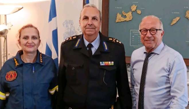 «Συνάντηση του Χωρικού Αντιπεριφερειάρχη Κυκλάδων  κ. Γ. Λεονταρίτη με τo νέο Συντονιστή Πυροσβεστικών Επιχειρήσεων Βορείου, Νοτίου Αιγαίου και Κρήτης,  Υποστράτηγο κ. Μιχαήλ Σεληνιωτάκη»