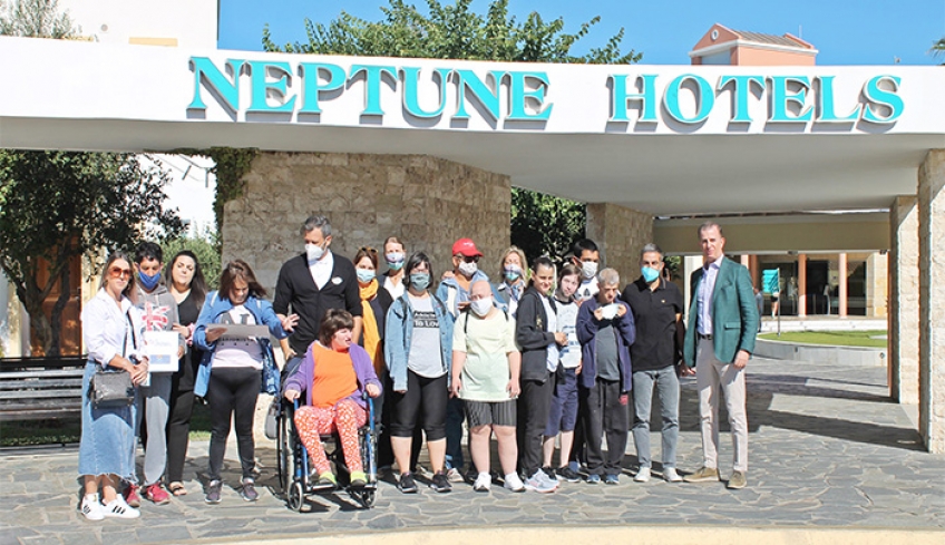 Εκδήλωση αγάπης του Neptune Hotels για τους ξεχωριστούς επισκέπτες και φίλους του