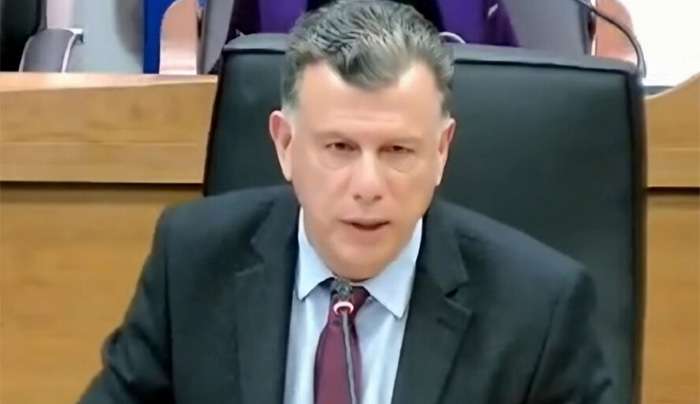 Δήμαρχος Κω: «Πληρώνονται από τον ιδρώτα των Κώων, αλλά φορούν κουκούλα.Κρύβονται και τρομοκρατούν. Ήρθε η ώρα και θα αποκαλυφθούν.»
