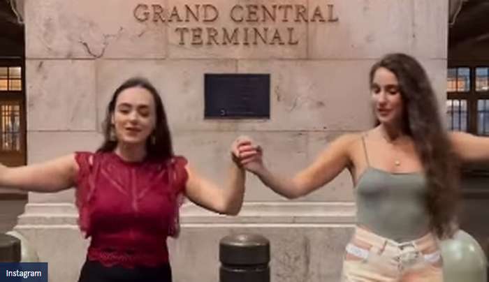 Νέα Υόρκη: Κρητικοπούλες χορεύουν και τραγουδούν στο Grand Central Terminal - Το βίντεο που έγινε viral