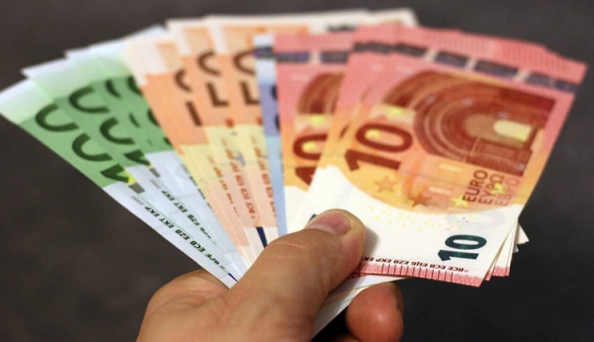 Επίδομα 800 ευρώ: Πληρώνεται την Τρίτη σε 105.875 δικαιούχους - Πότε θα γίνει η τελευταία πληρωμή