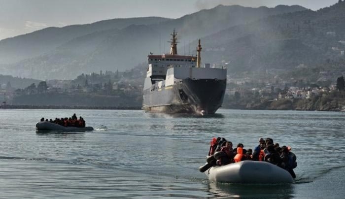 Λόγω των περιπολιών του ΝΑΤΟ στο Αιγαίο, «έπεσαν» στο 50% οι προσφυγικές ροές