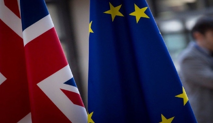 Συναγερμός από ΑΑΔΕ για το ενδεχόμενο άτακτου Brexit: Ανατιμήσεις στα προϊόντα από Βρετανία
