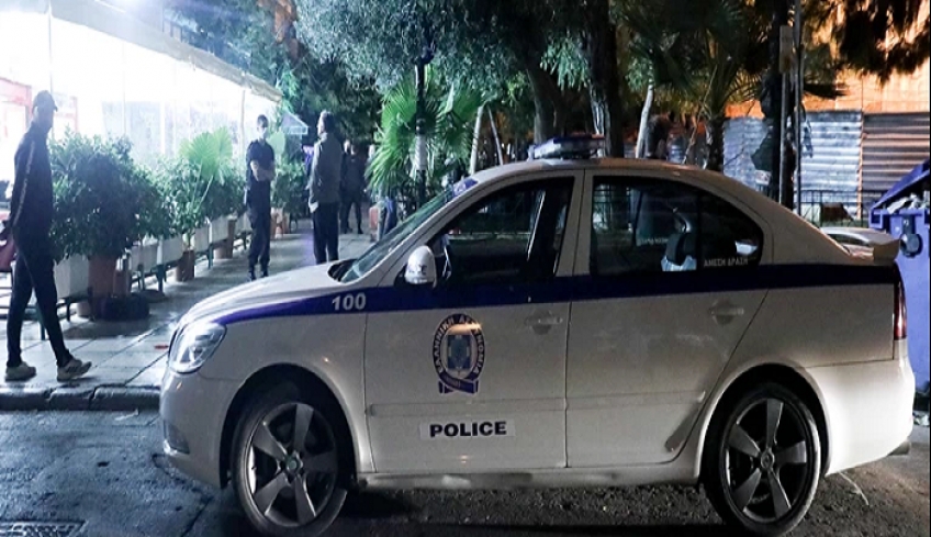 Πρωτοφανές περιστατικό στη Θεσσαλονίκη: 15χρονος σημάδεψε με πιστόλι αστυνομικούς και ακινητοποίησε το περιπολικό