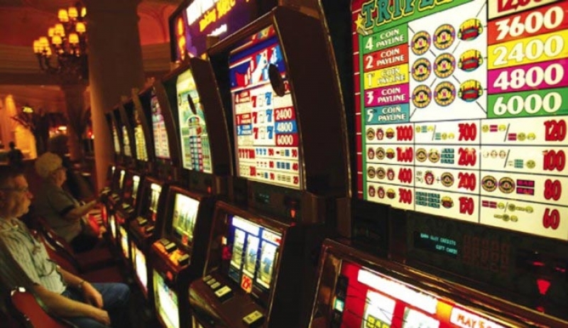 Σφοδρή κριτική στο ν/σ για τα παίγνια: Η χώρα θα μετατραπεί σε ένα απέραντο καζίνο
