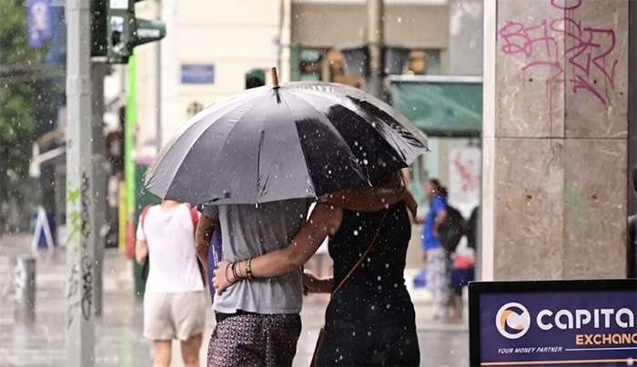 Καιρός σήμερα: Σφοδρές βροχές σε Αττική, Μακεδονία, Θράκη και Εύβοια – Η θερμοκρασία δεν θα ξεπεράσει τους 26 βαθμούς