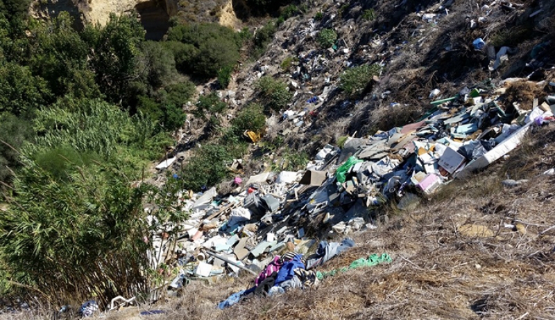 Απόστολος Κυριάκου: Με τρεις χώρους ανεξέλεγκτης ρήξης σκουπιδιών (παντός είδους) έχει ζωστεί η Αντιμάχεια
