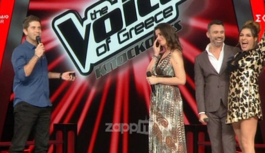 The Voice: Ανέβηκε στη σκηνή και της έκανε πρόταση γάμου! Στο κόλπο η Παπαρίζου!